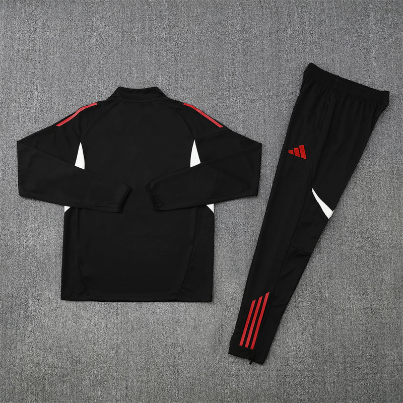 Liverpool 2025/26 Tracksuit Black 1/4 Zip