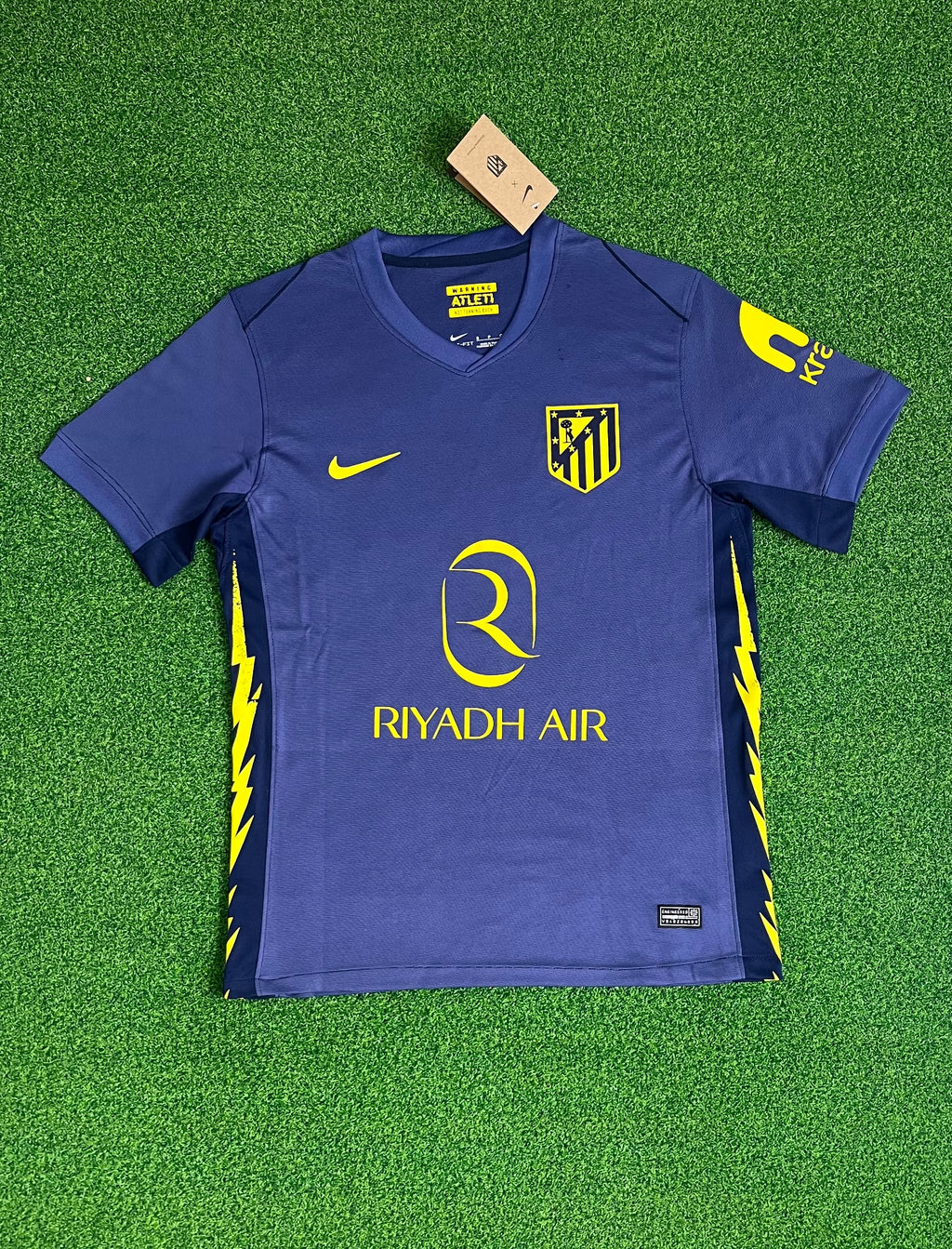 Atlético Madrid 2025/26 Away Kit