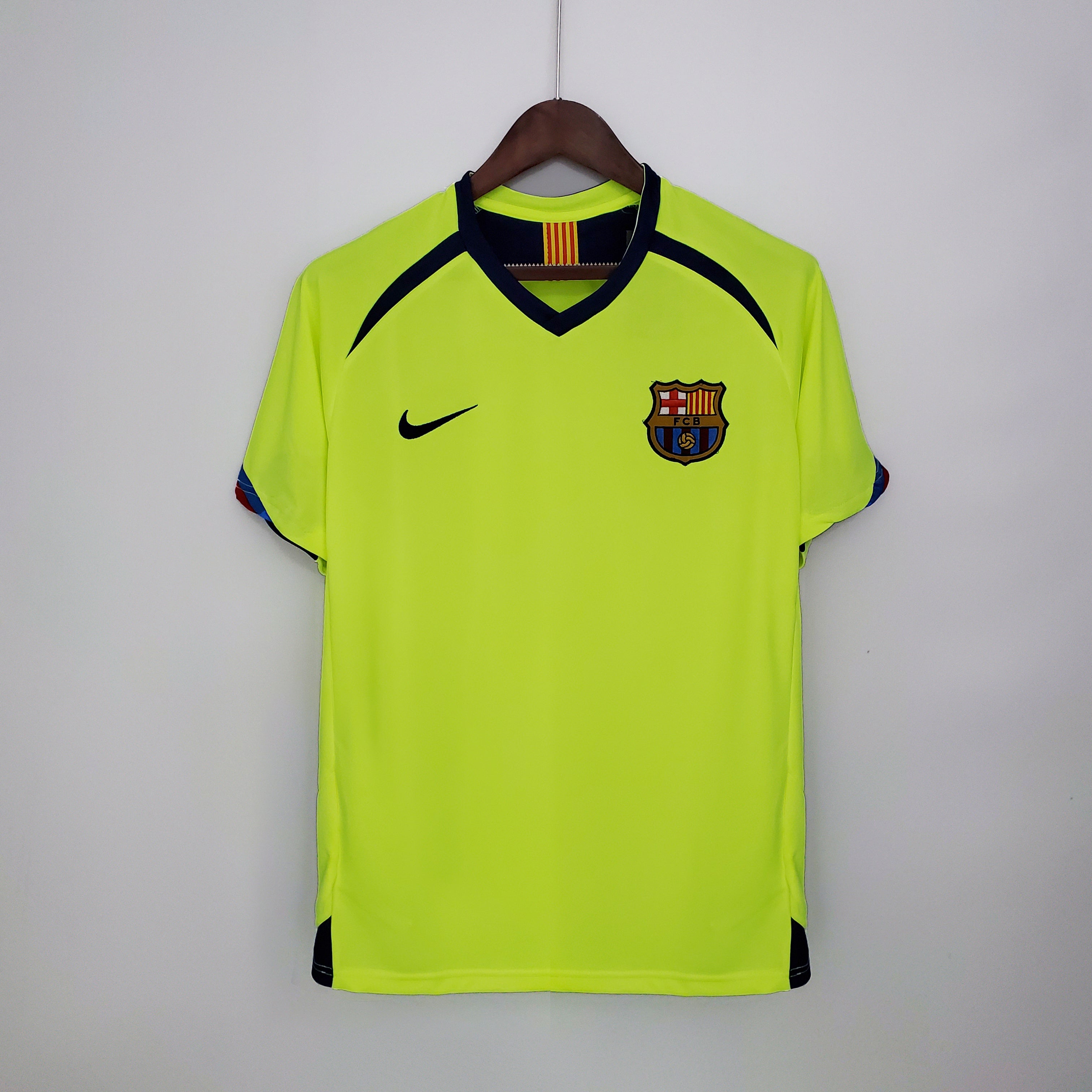 FC Barcelona 2005/06 Retro Third Kit