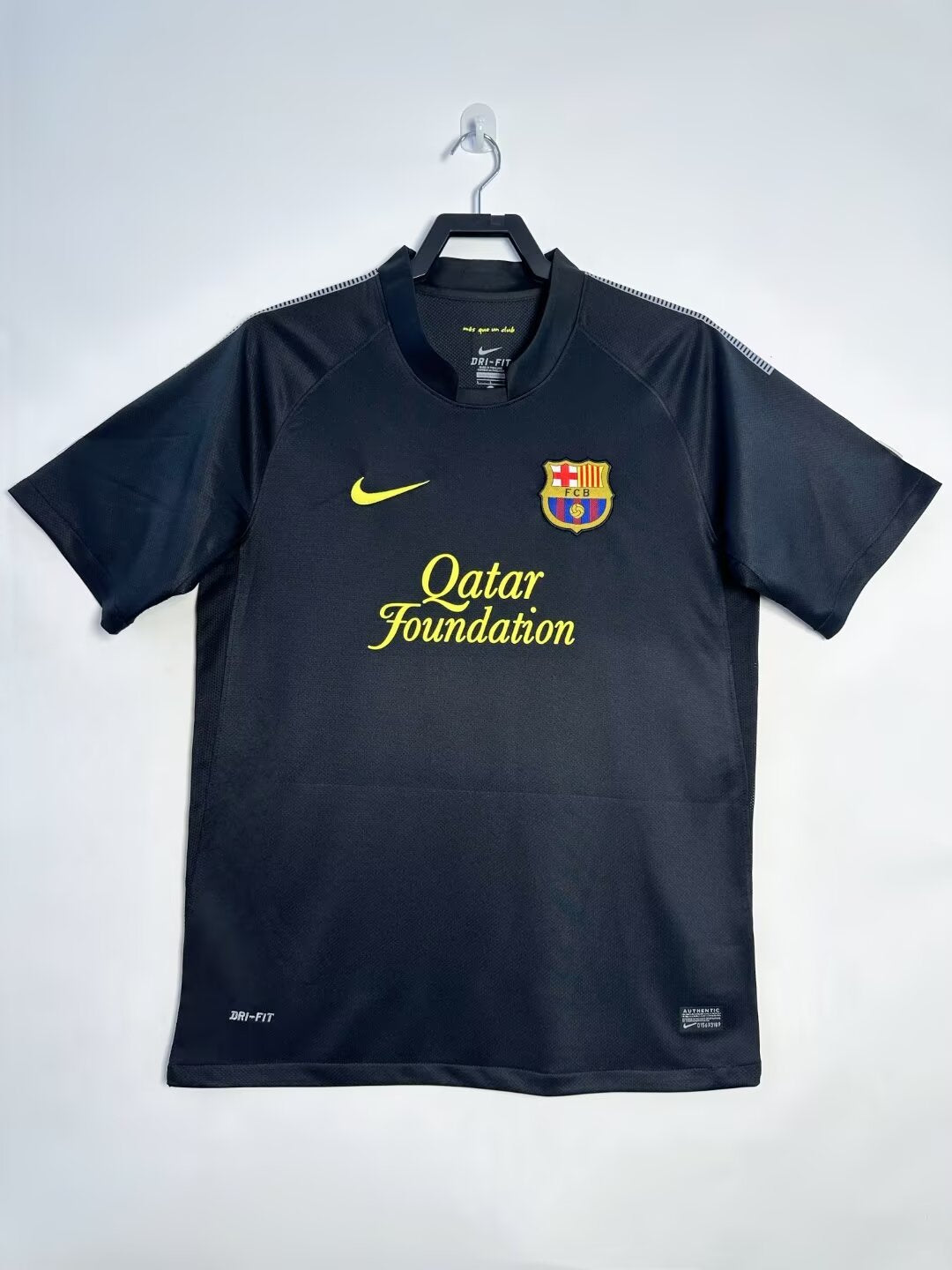 FC Barcelona 2011/12 Retro Away Kit