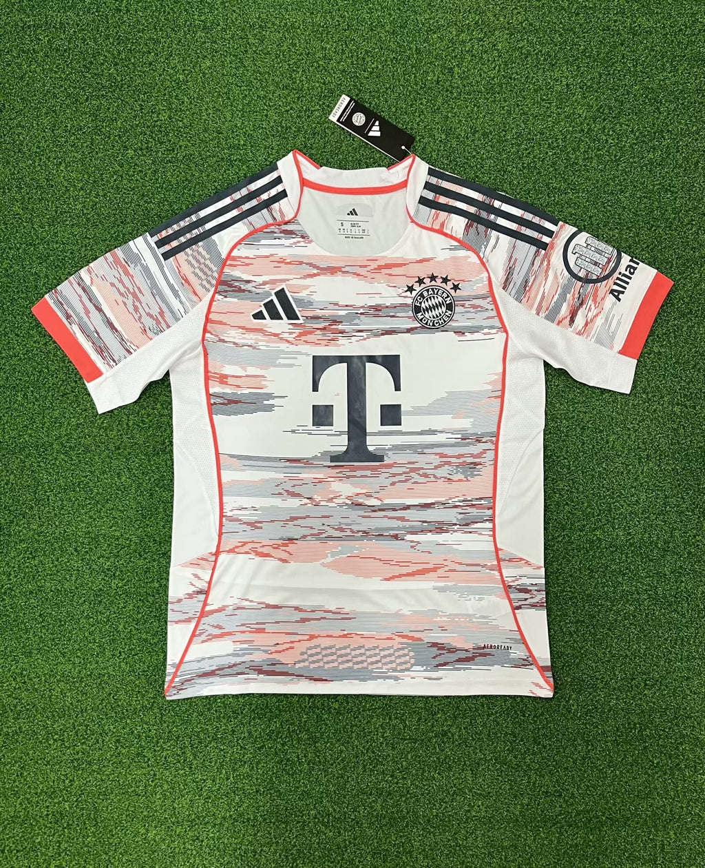 FC Bayern München 2025/26 Away Kit