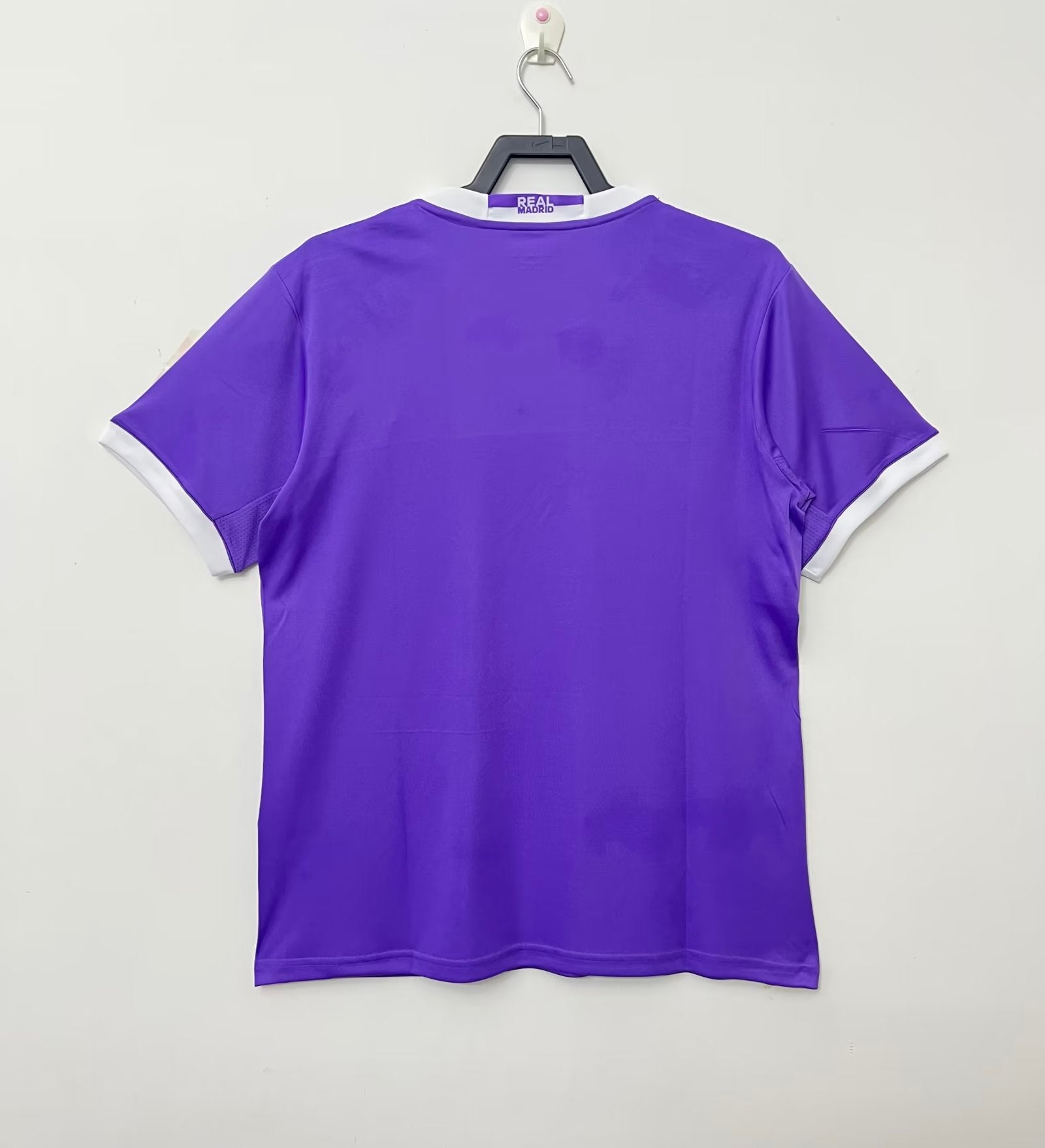 Real Madrid 2016/17 Retro Away Kit