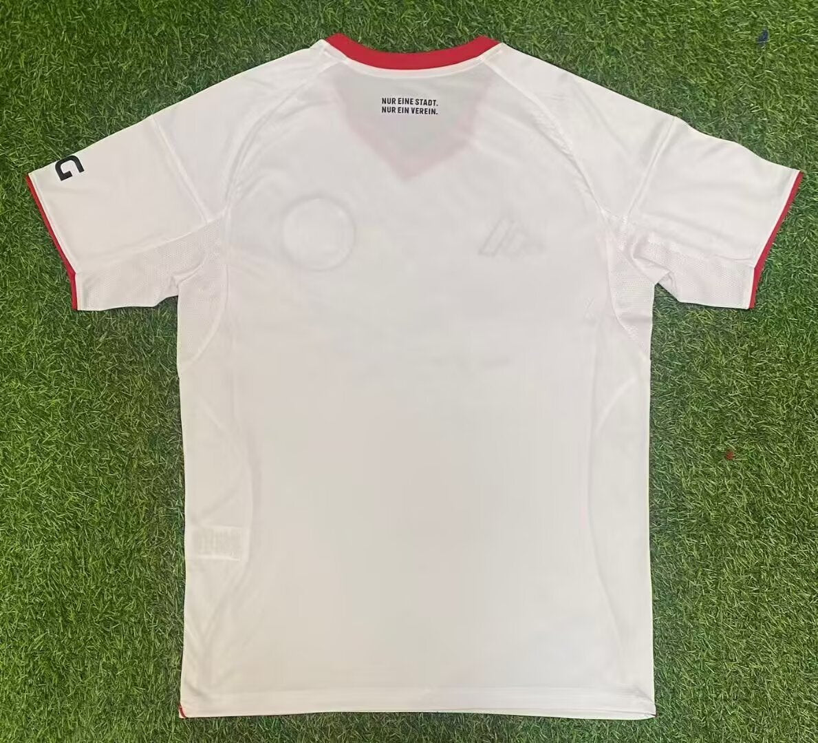 Eintracht Frankfurt 2025/26 Away Kit